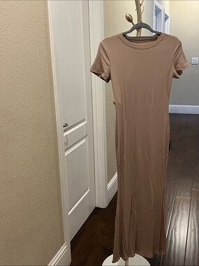 Everyday Short-Sleeve Maxi Dress in Taupe